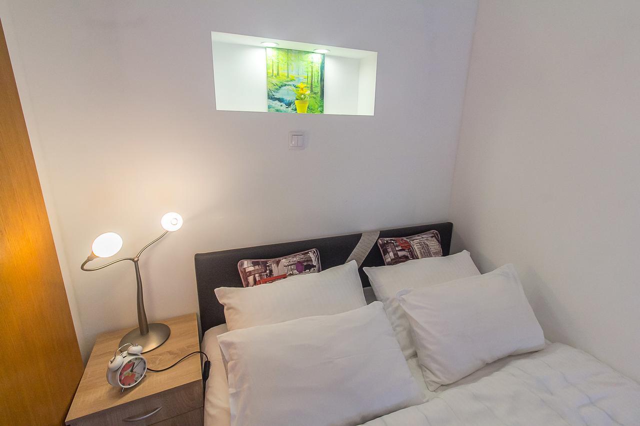 Stan na Dan Banja Luka Apartment Bagian luar foto