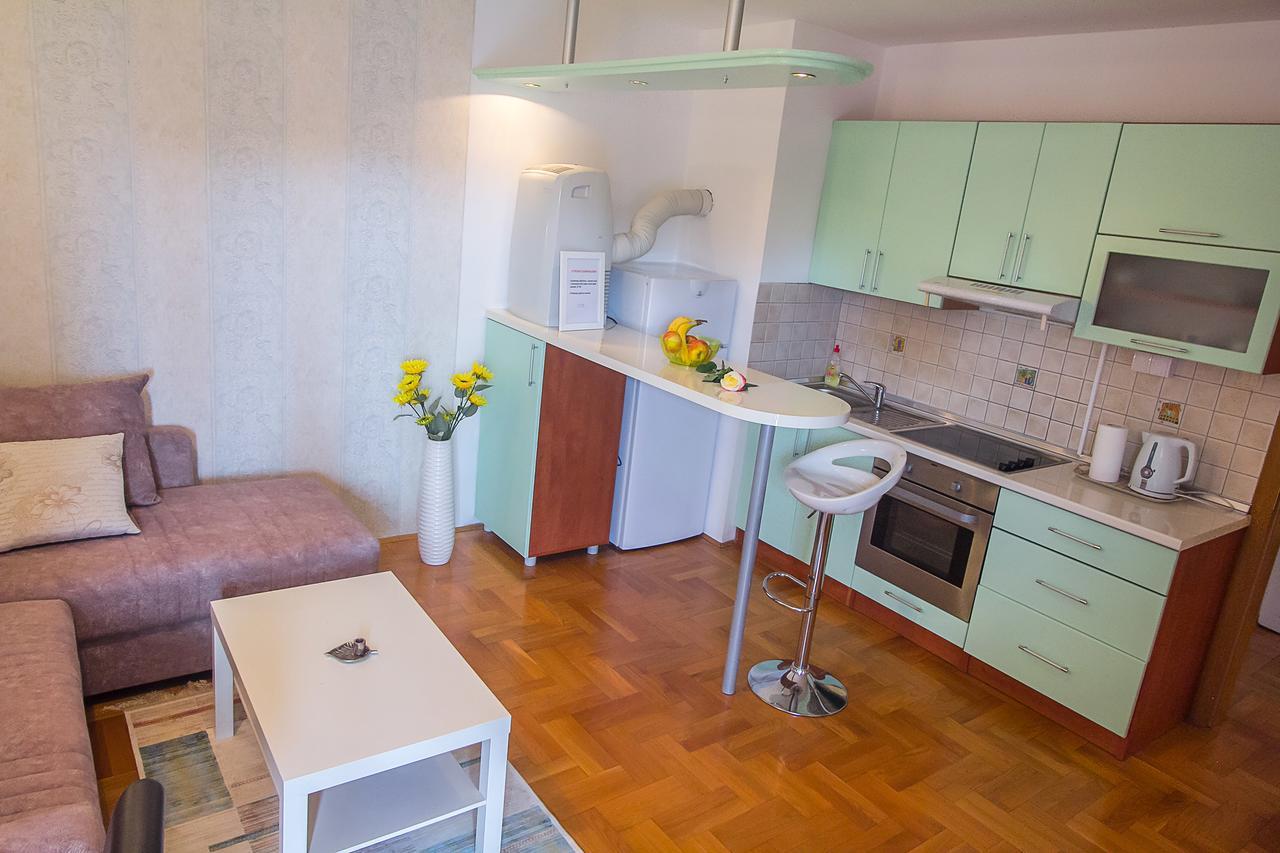 Stan na Dan Banja Luka Apartment Bagian luar foto