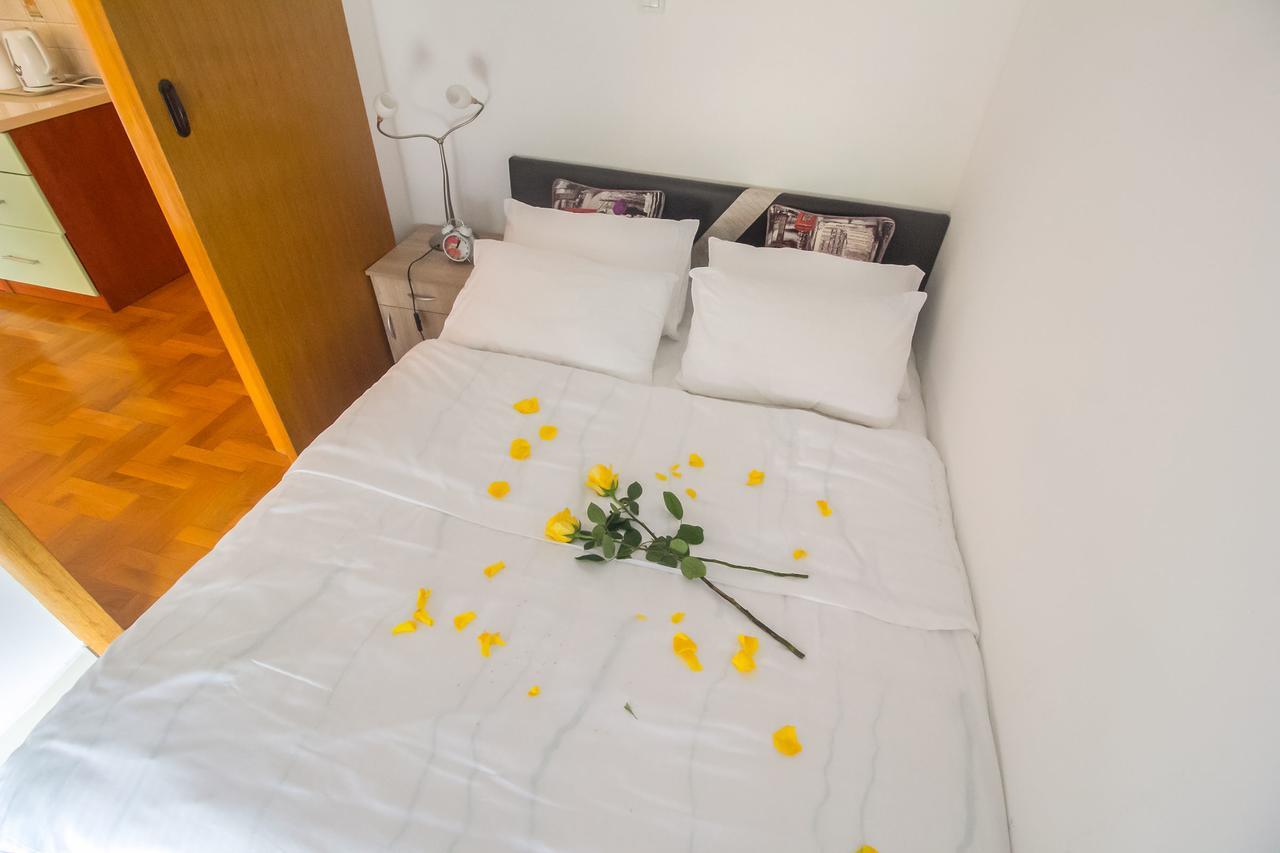 Stan na Dan Banja Luka Apartment Bagian luar foto