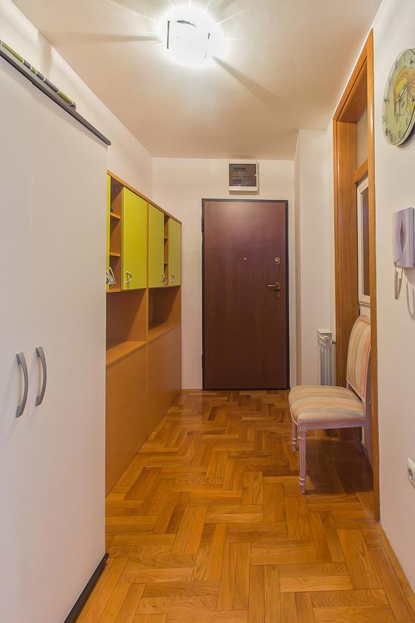 Stan na Dan Banja Luka Apartment Bagian luar foto