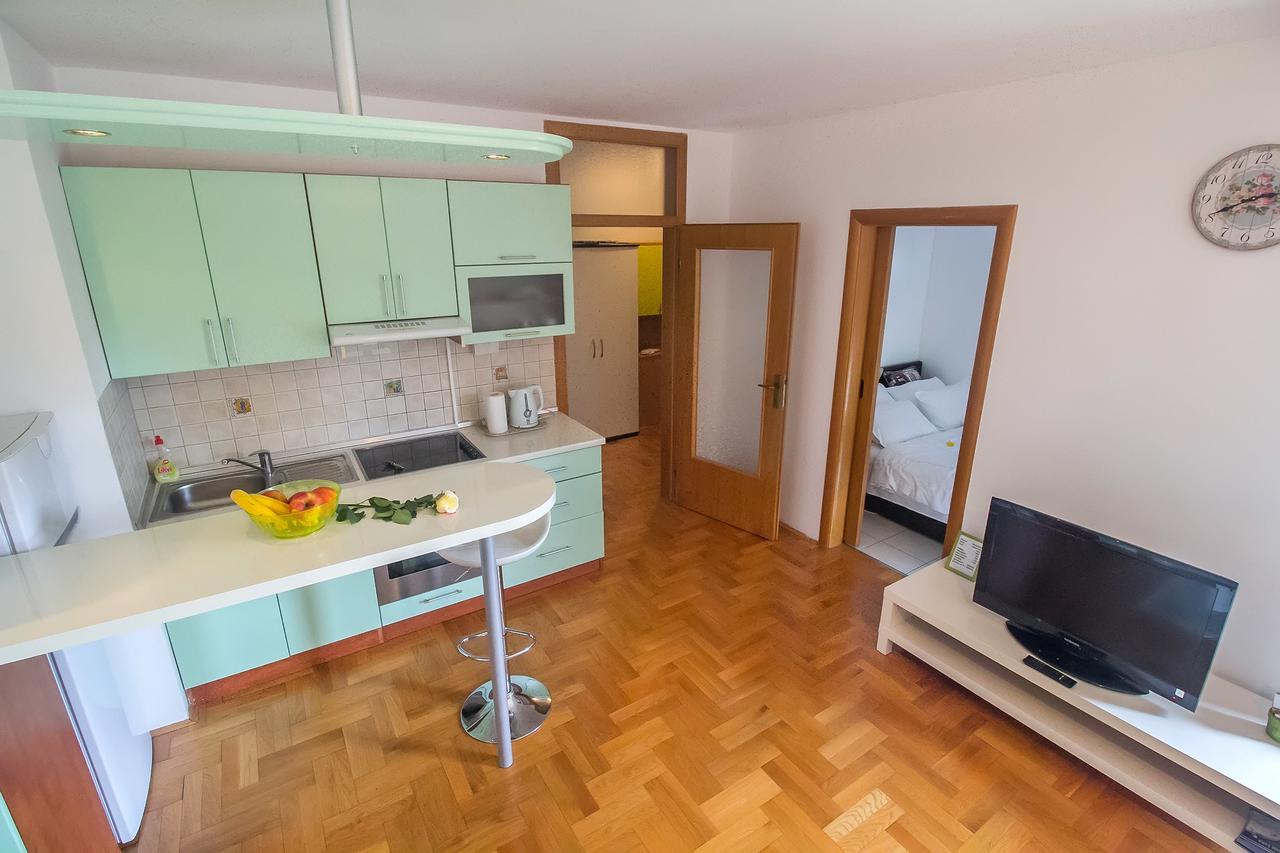 Stan na Dan Banja Luka Apartment Bagian luar foto