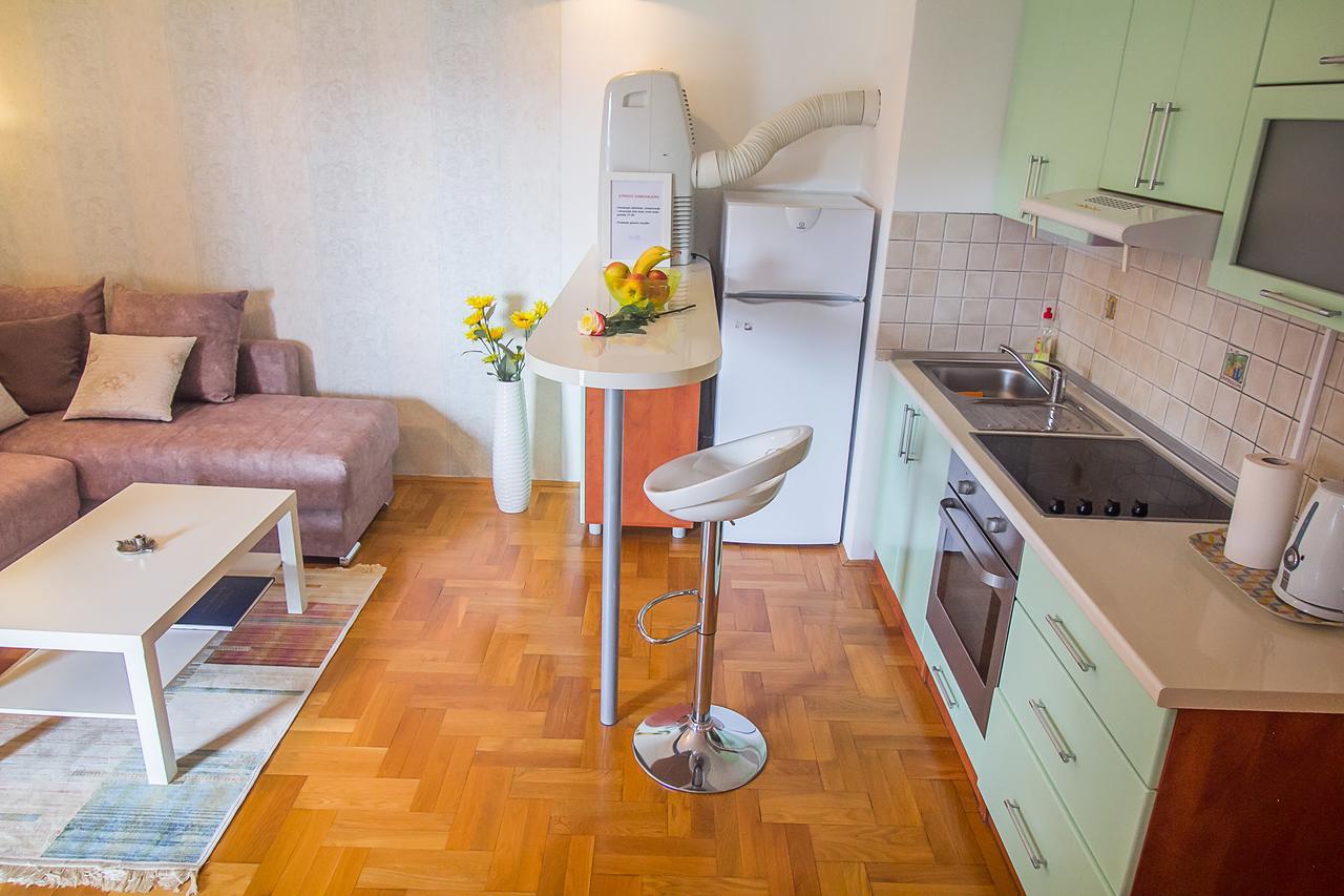 Stan na Dan Banja Luka Apartment Bagian luar foto